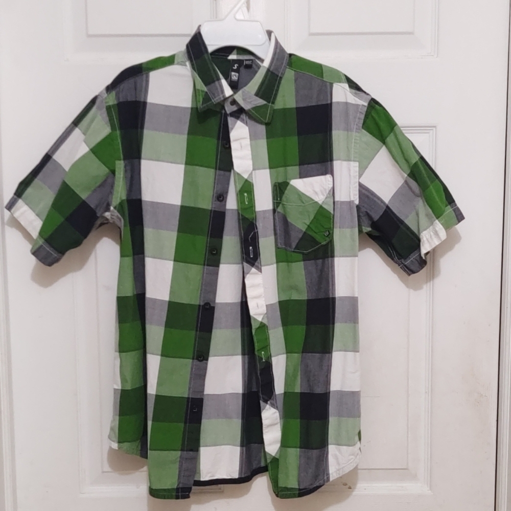 3/$15 Ocean Current plaid button down short sleeve shirt.  Sz Small. EUC!